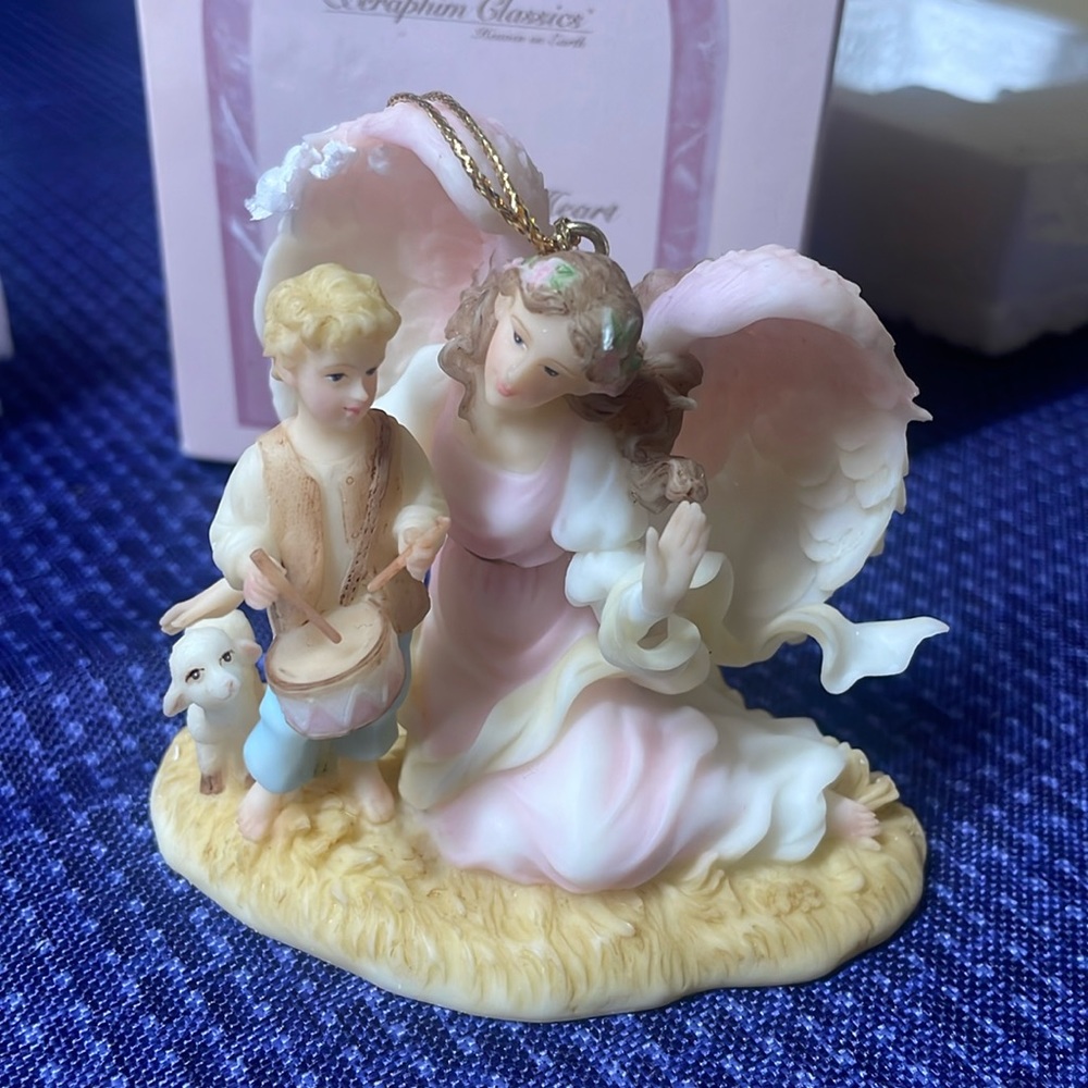 Seraphim Classics Cecilia “Gift from the Heart” 84282 Christmas Ornament 2000